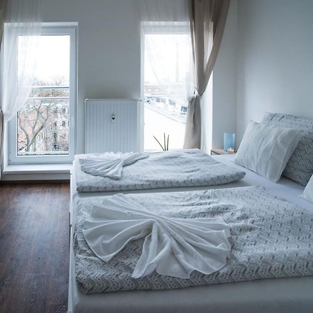 Haas Apartments Downtown With Parking Брно Номер фото
