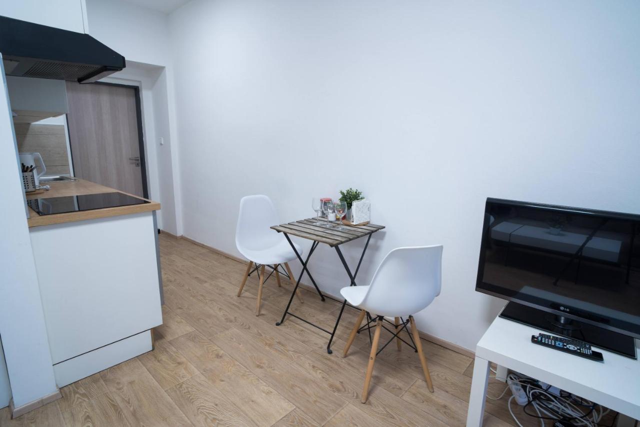 Haas Apartments Downtown With Parking Брно Екстер'єр фото