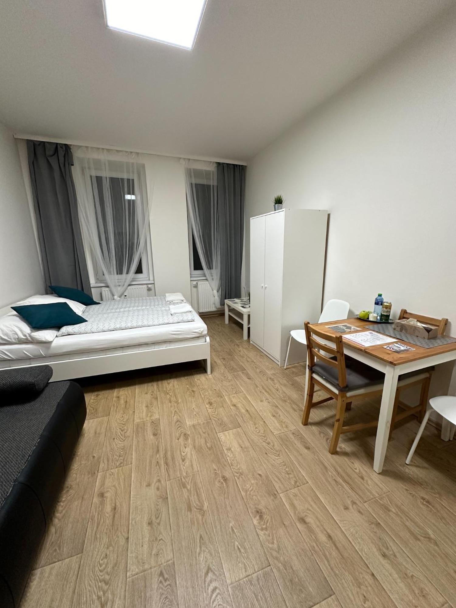 Haas Apartments Downtown With Parking Брно Екстер'єр фото